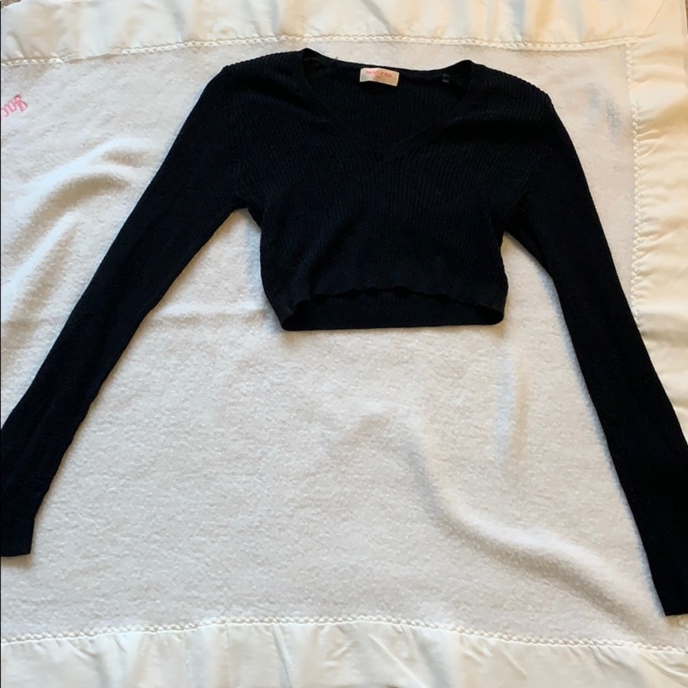 long sleeve black crop top